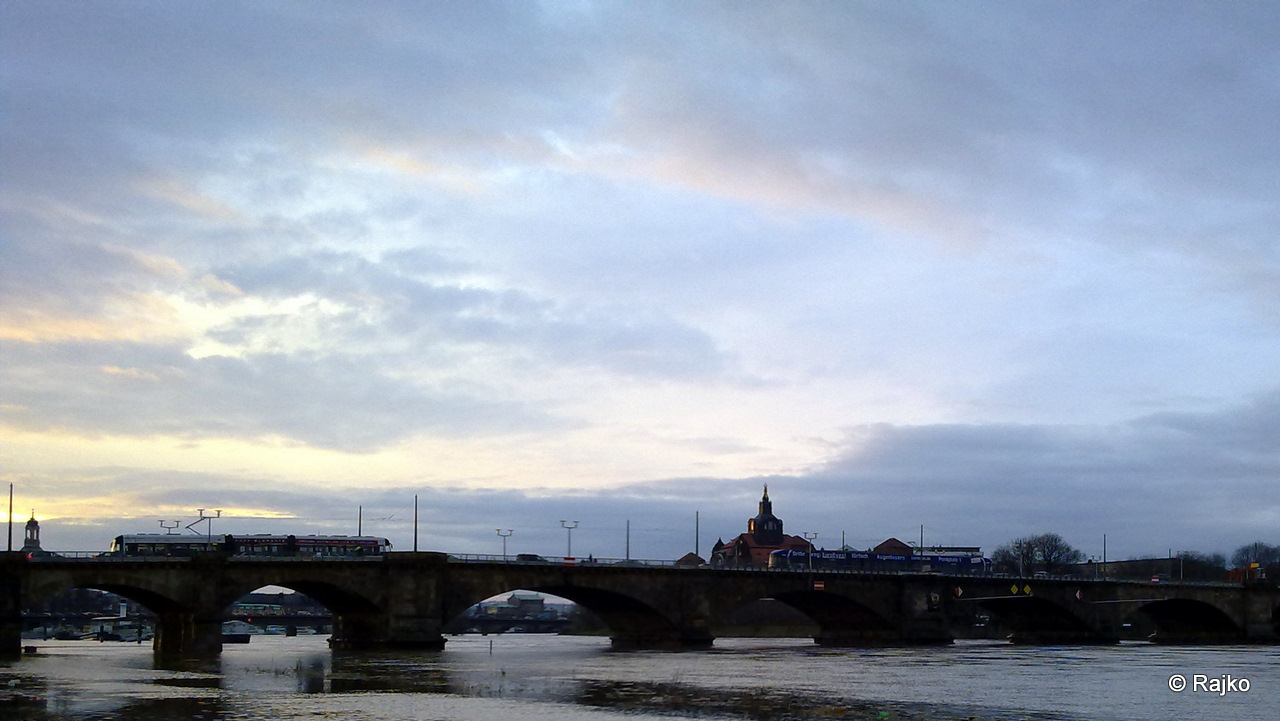 Blick auf die marode Albertbrücke
