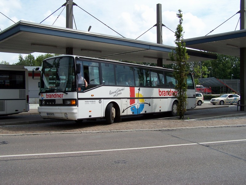 S 215 UL MM - Bahnhof