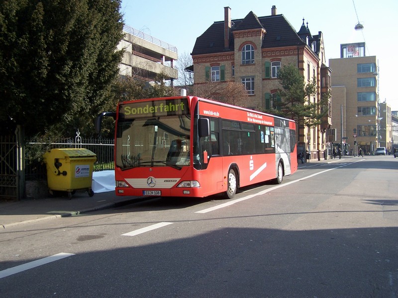 ES-N108 ES - Bahnhof
