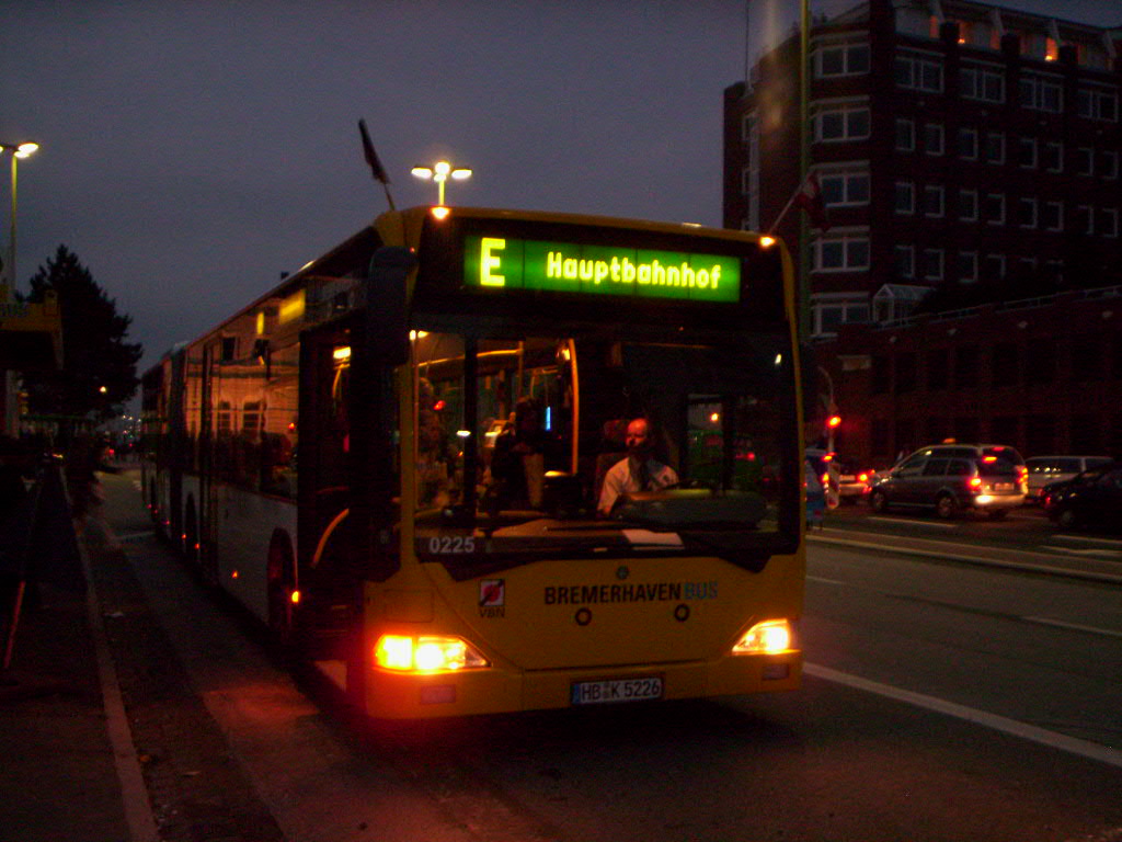 Citaro Bremerhaven by night