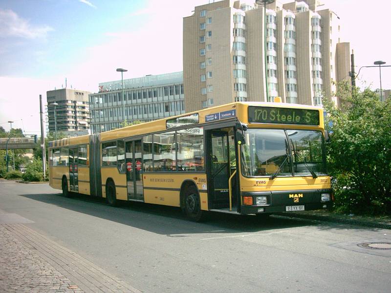 MAN A11 Steele S-Bahnhof