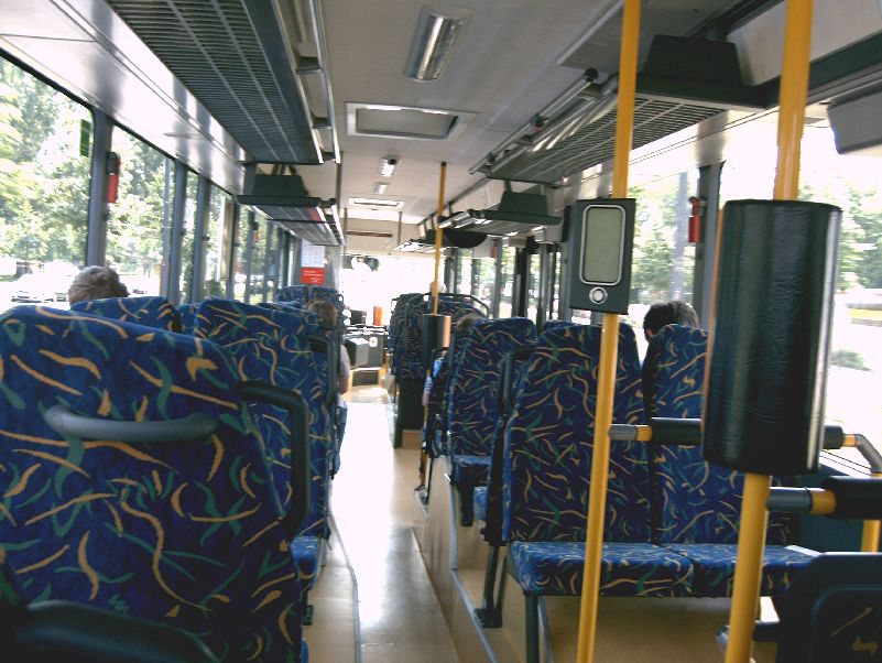 3Türer-Bus innen