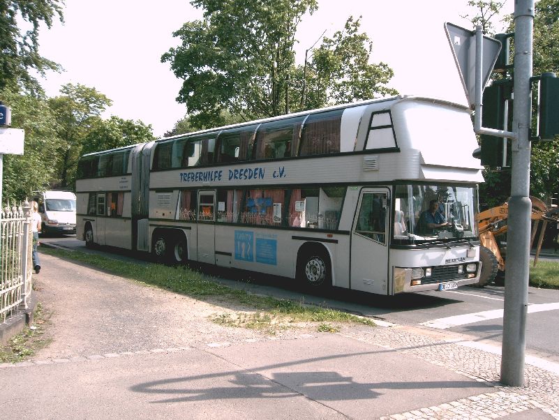 Doppelstockgelenkbus