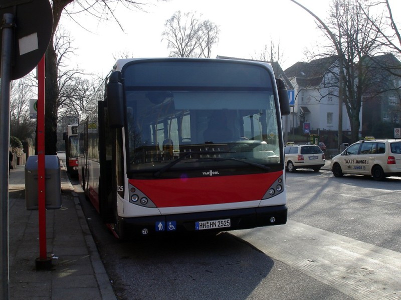 HHA 2525 - VanHool A330