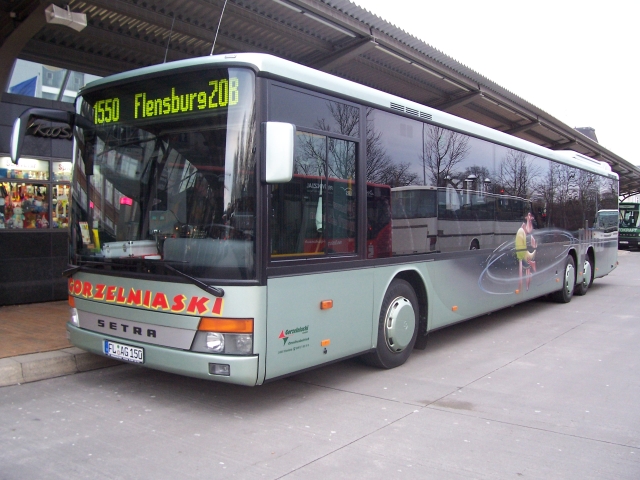 Gorzelniaski Setra S 319 NF