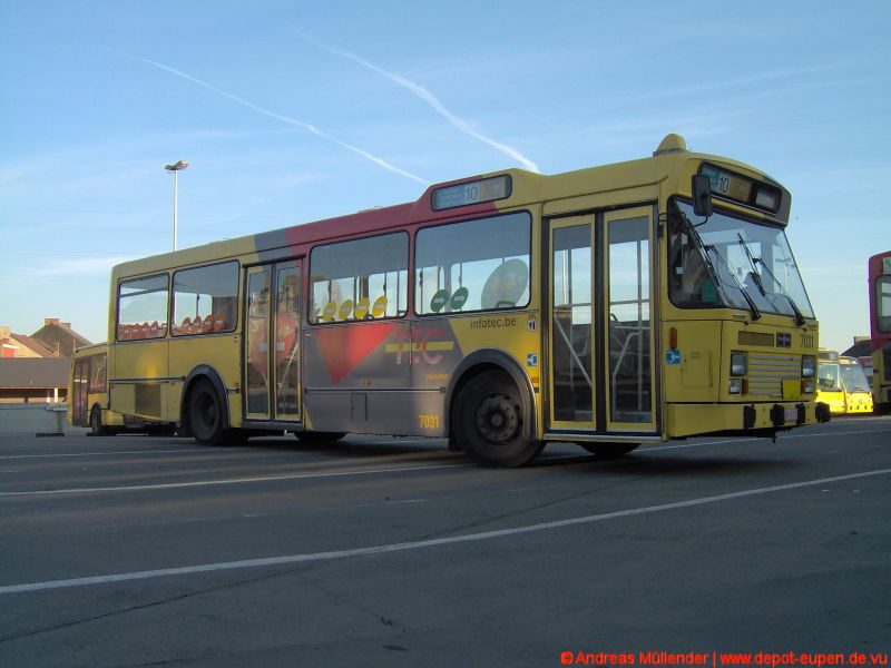 Van Hool A120
