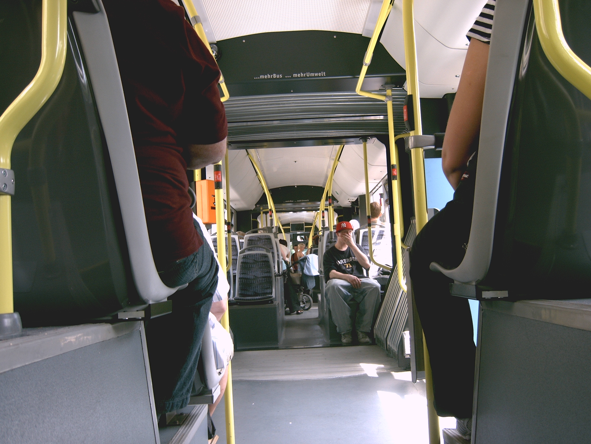 XXL Hybrid Bus Innenansicht (4)