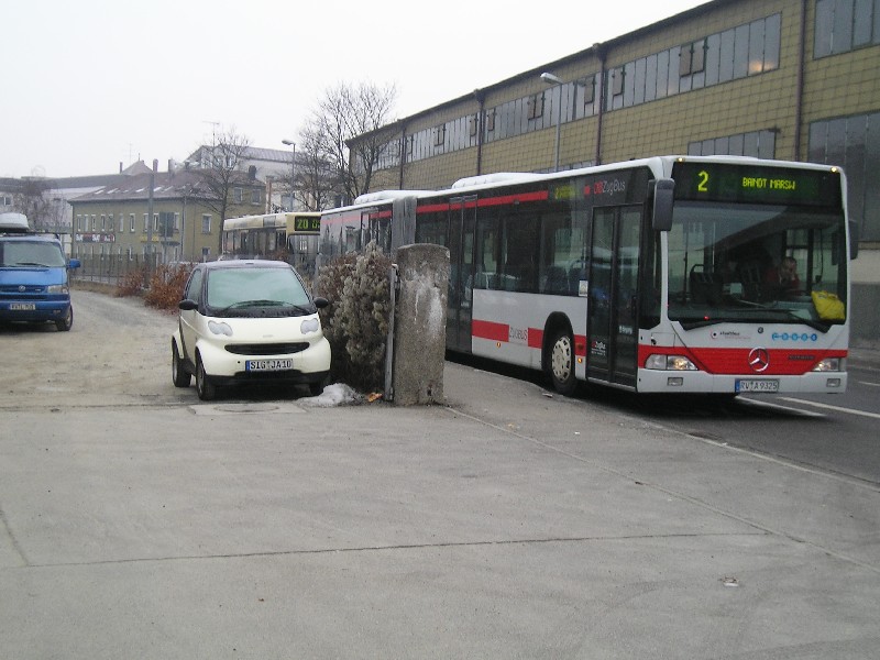 2 am Busbahnhof