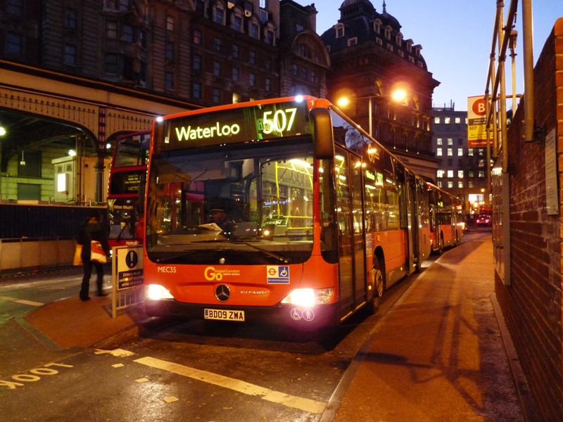 BD09 ZWA London - Victoria