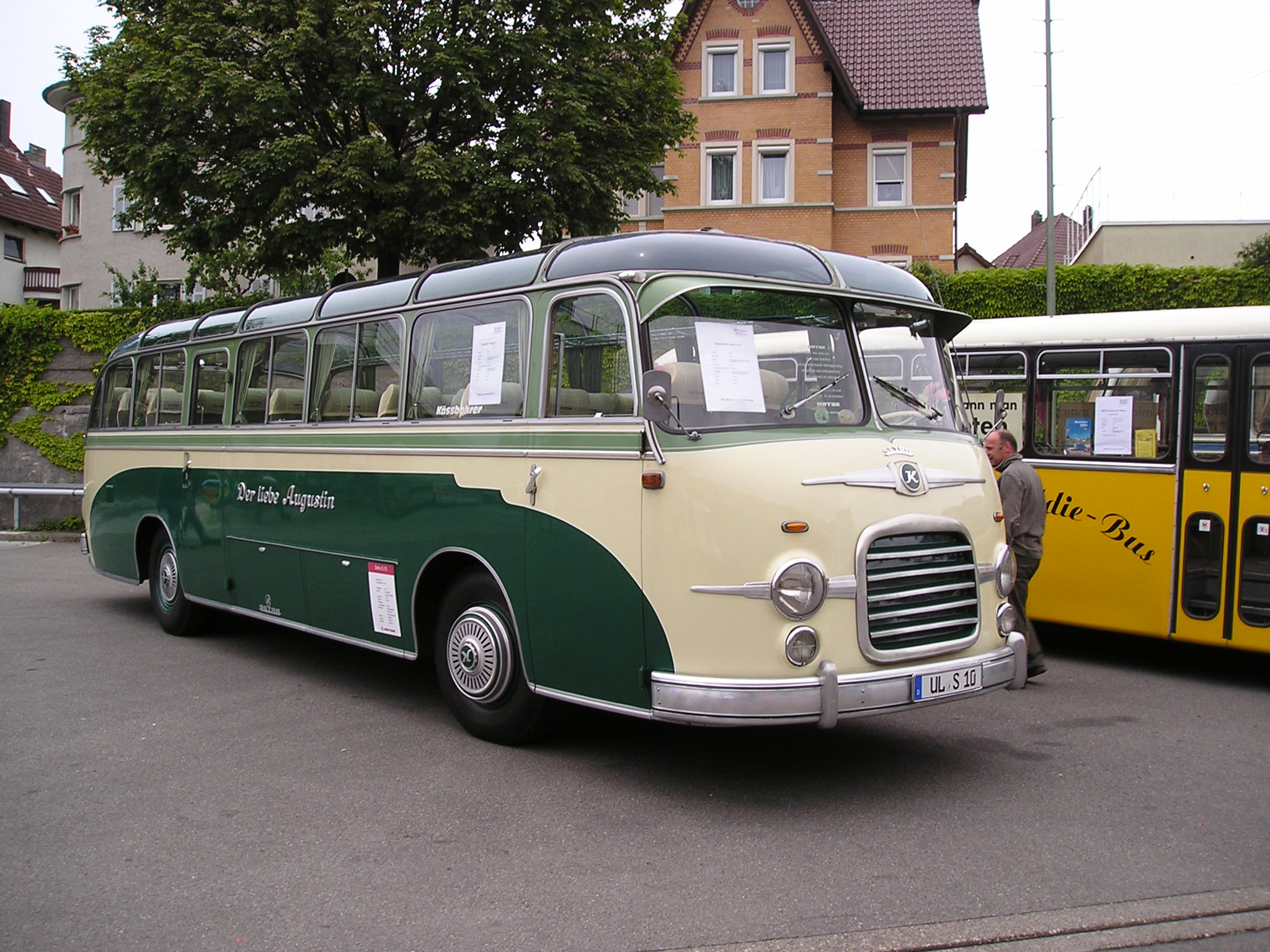 Setra S10