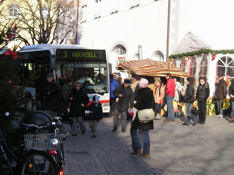 Bus kämpft sich durch...
