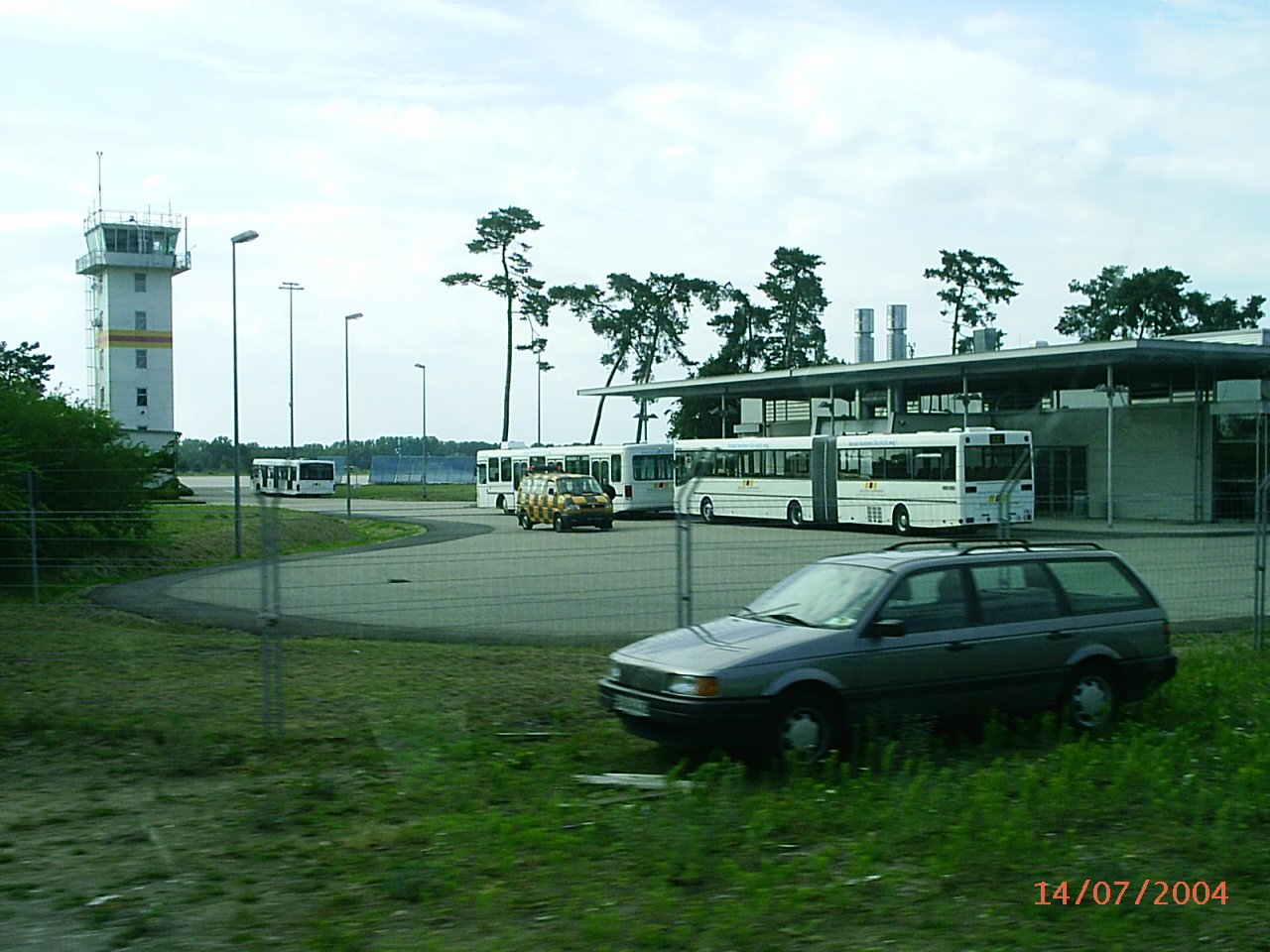 3 Busse vom Baden-Airpark (Flughafen Baden-Baden)