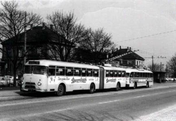 Obusse am Bahnhof B-B