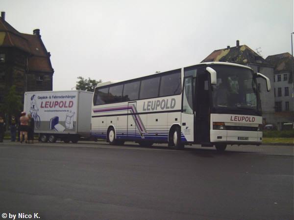 Ein Setra von Leupold mit Anhänger