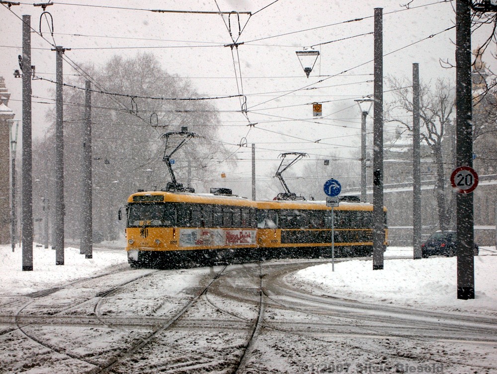 Dresden 224 213 + 244 013 Postplatz