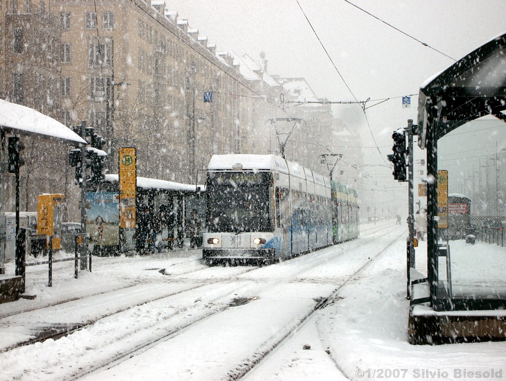Dresden 2532 + 2542 Pirnaischer Platz