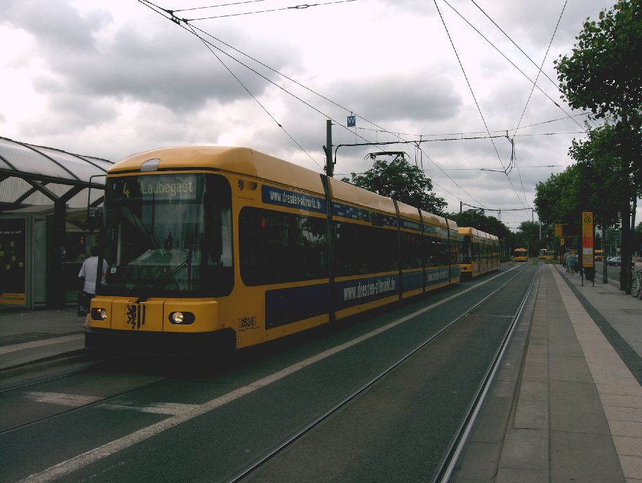 3Trams und ein Bus