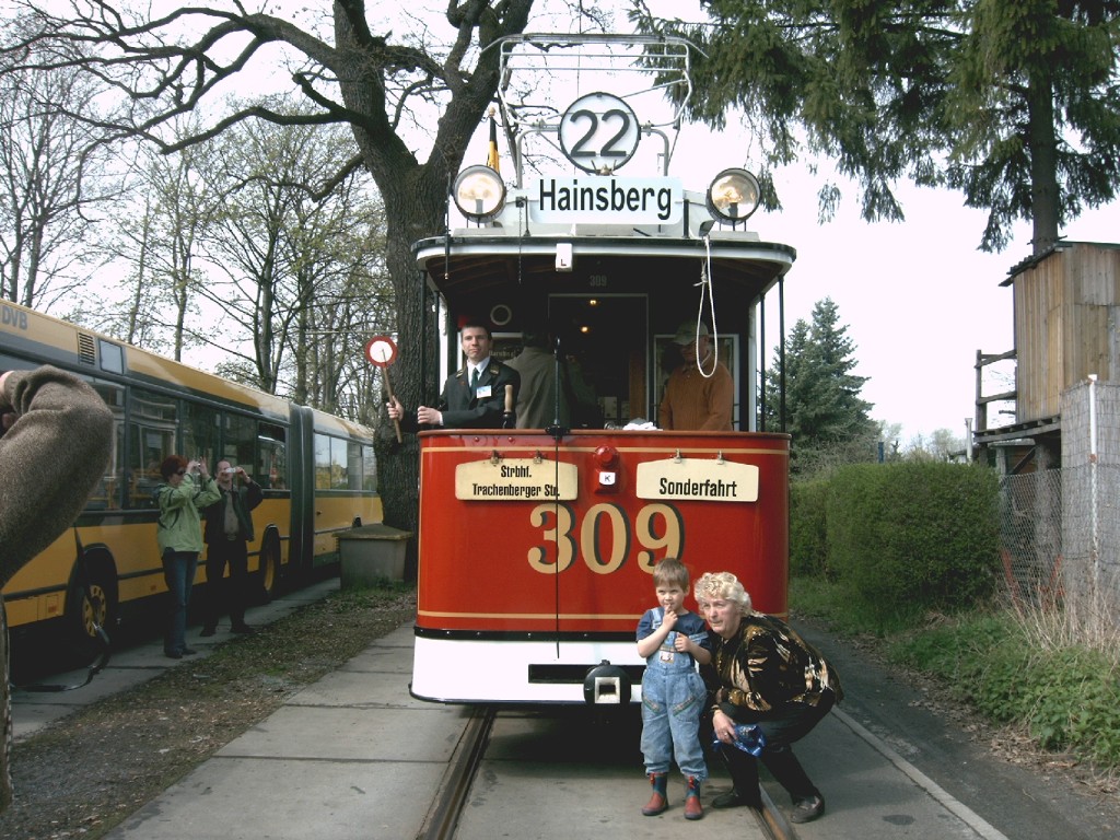 Straßenbahn mit Modernster Blinktechnik :-D
