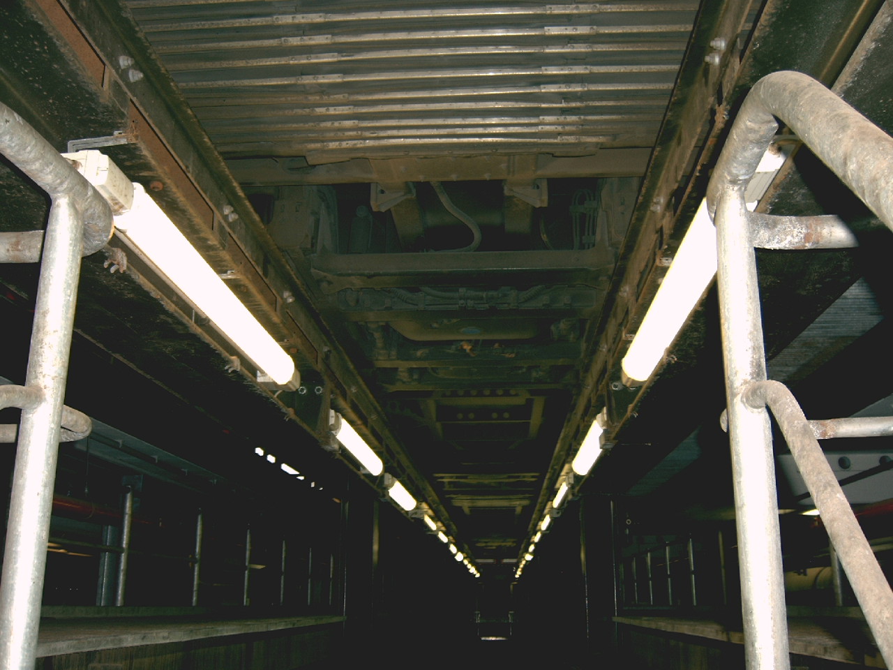 Straßenbahn von unten