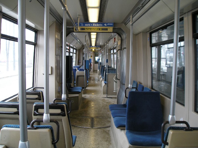 MVG Straßenbahn Innenansicht