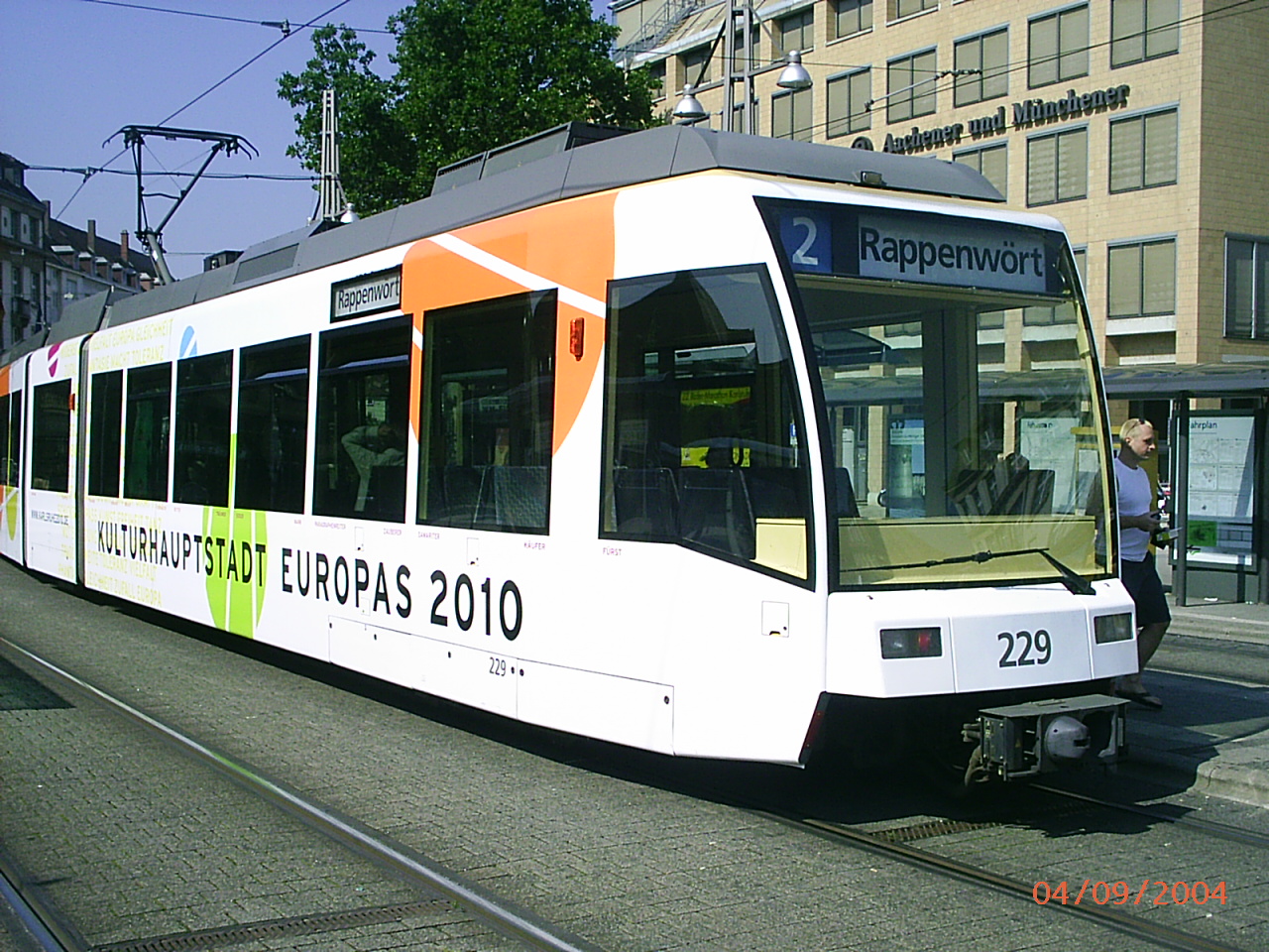 KA Straßenbahn mit Sonderlackierung