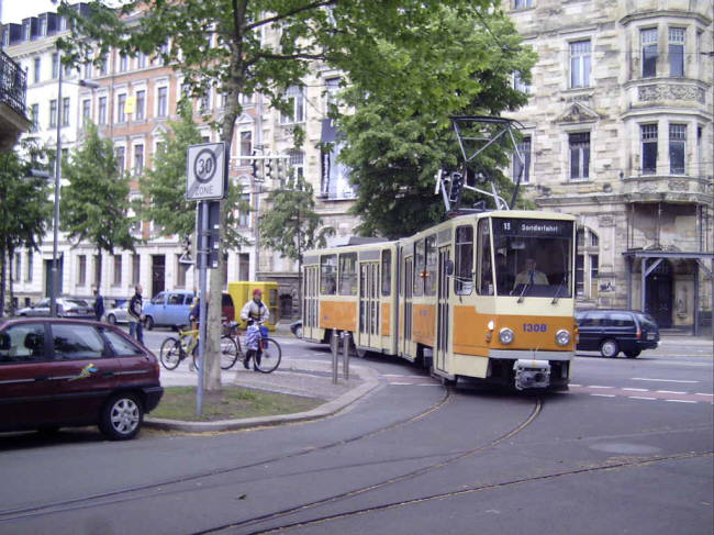 KT4D 1308 beim Einbiegen in die Wendeschleife....