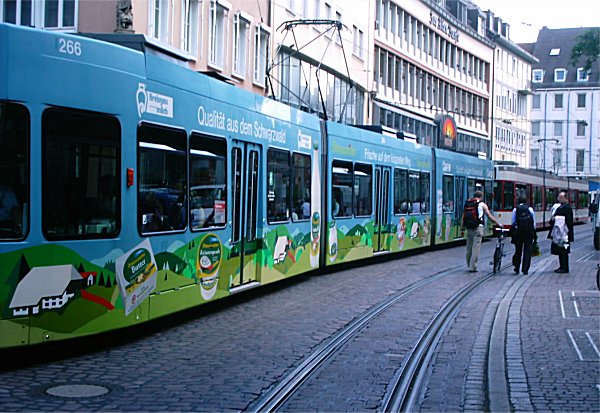 Zwei Freiburger Strassenbahnen