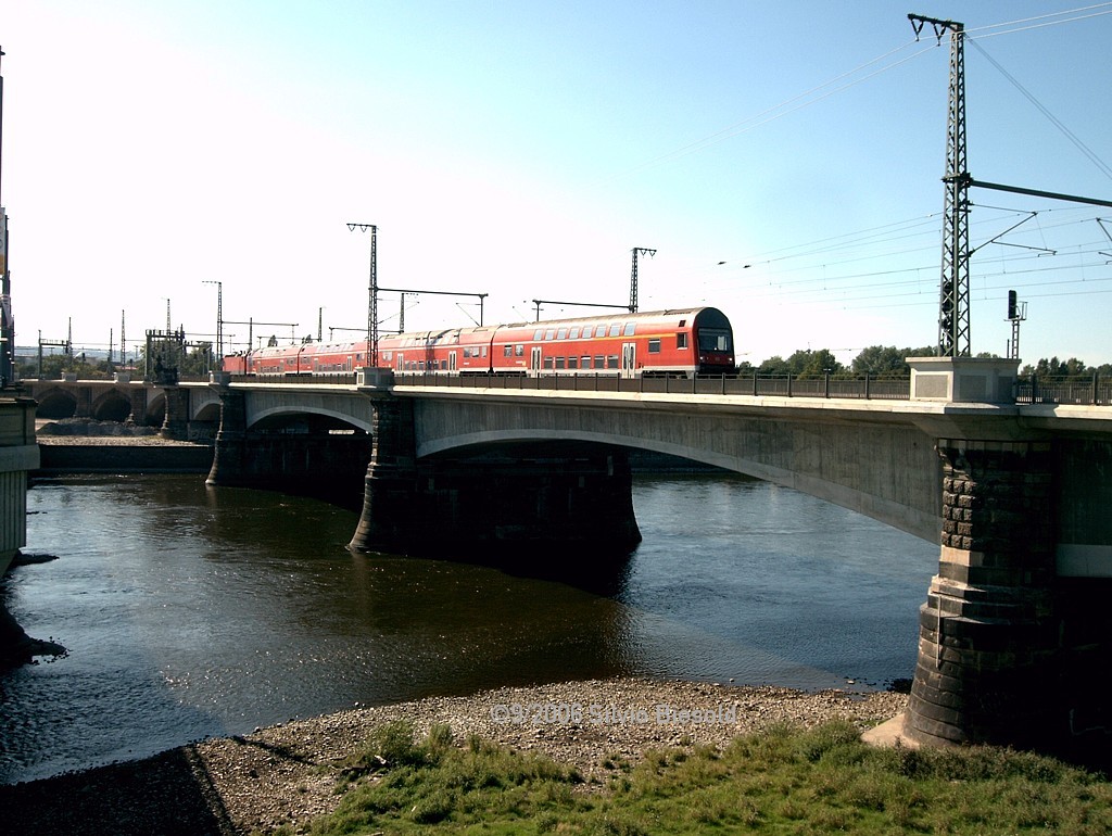 Doppelstock-S-Bahn Dresden Marienbrücke