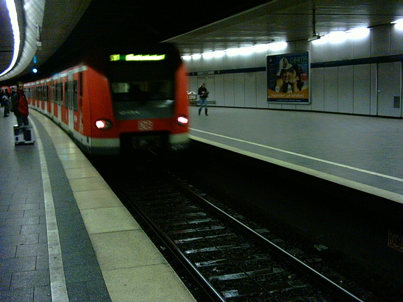 Zug in München Hbf.(tief)