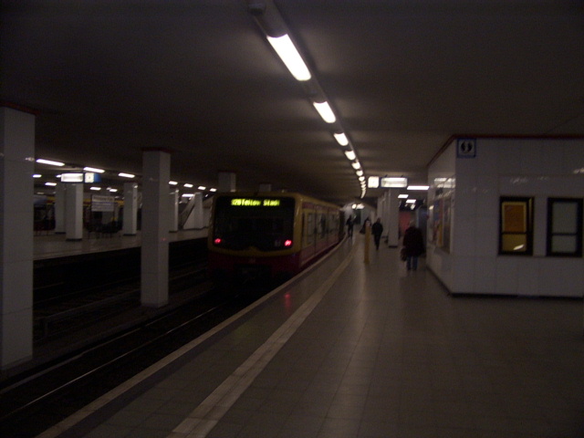 S26 im S-Bhf Potsdamer Platz.
