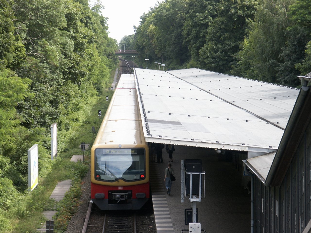 S1 aus Oranienburg im Bahnhof Frohnau