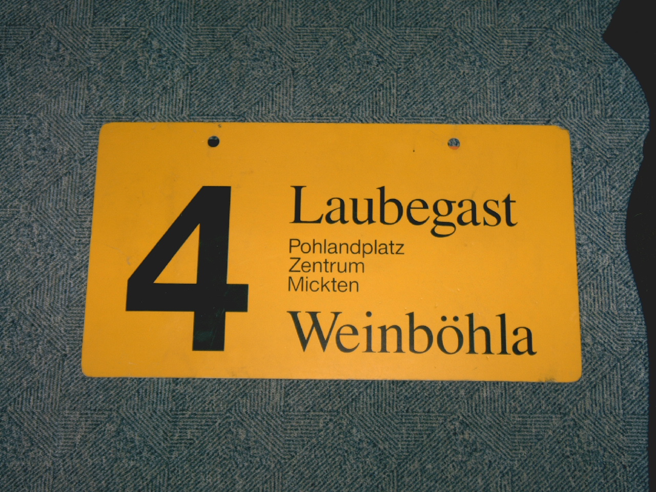 Altes Seitenschild der Linie 4