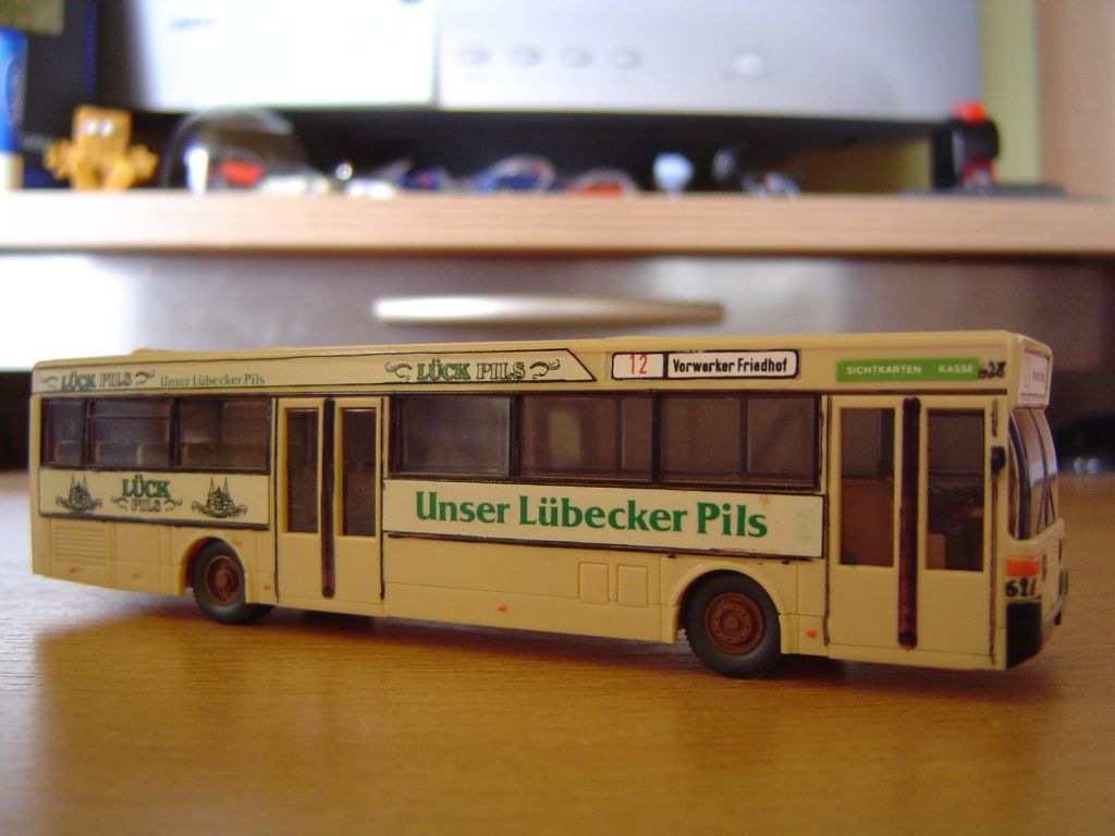 O 405 der SL mit Bierwerbung