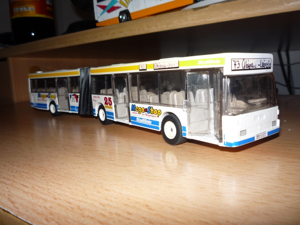 SIKU Mercedes Benz Modellgelenkbus