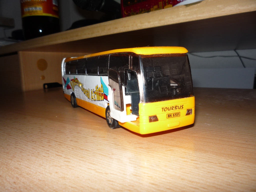 Spielzeugreisebus