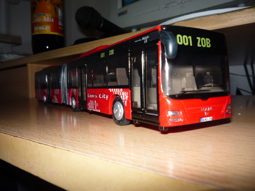 Siku MAN Lion's City Gelenkbus (2)