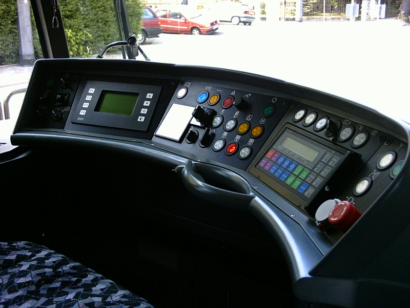 NGTD12DD-Cokpit