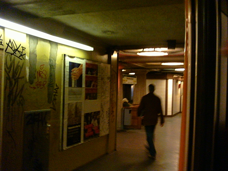 typischer Berliner U-Bahnhof