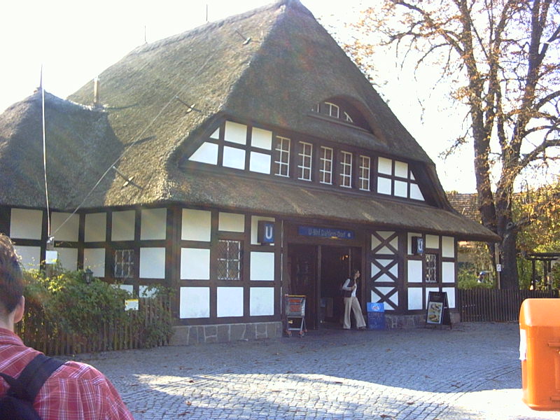 U-Bahnhofsgebäude Dahlem-Dorf