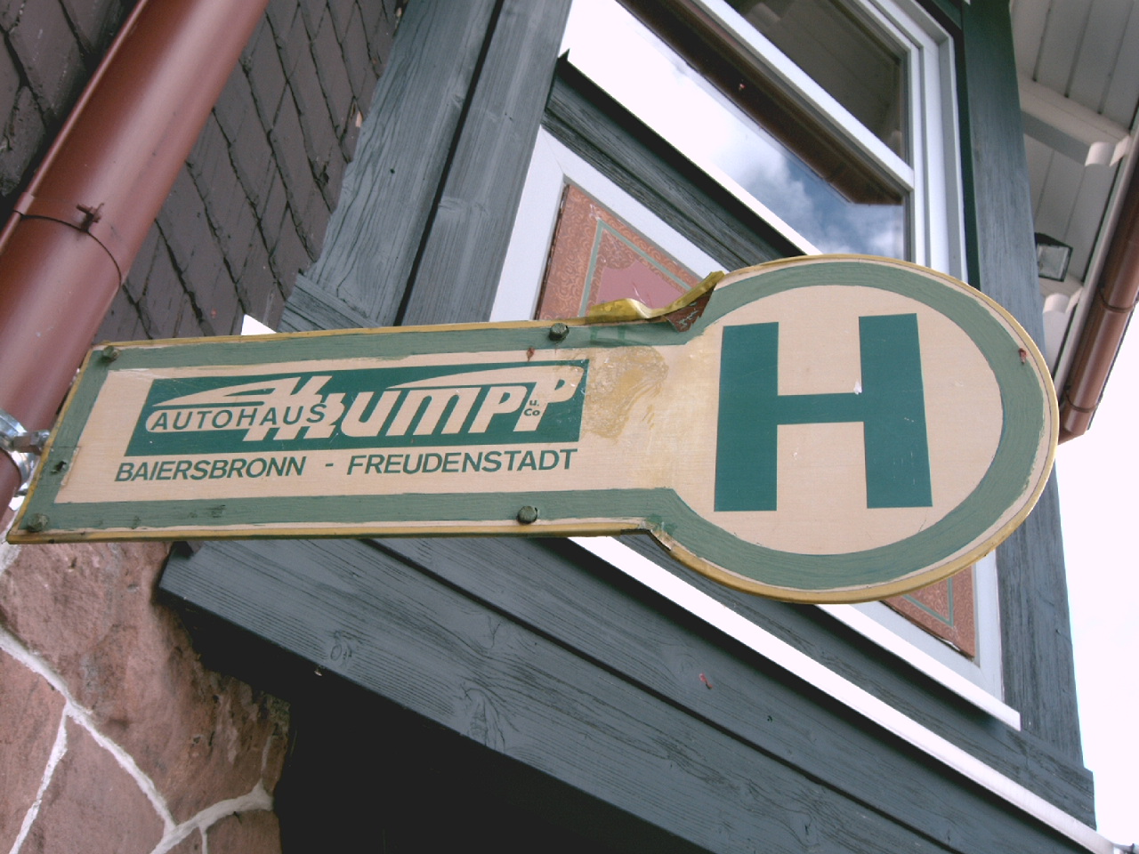 gammliges Haltestellenschild