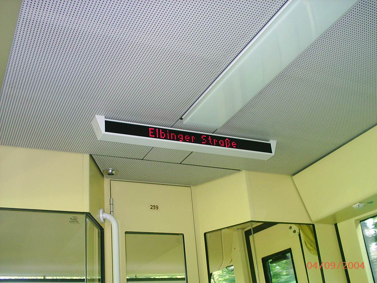Anzeige in KA Tram