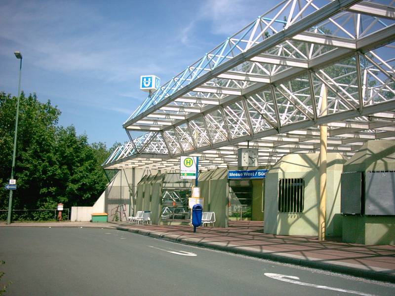 Messe West/Süd Gruga Busstieg und Eingang