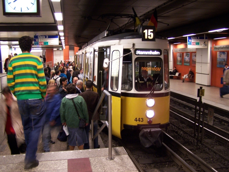 443 S - Hauptbahnhof