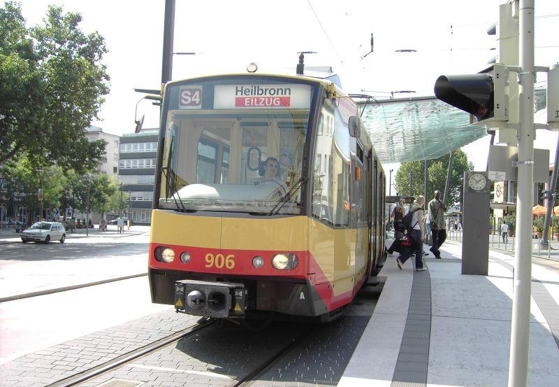S4 am BF Vorplatz in Heilbronn