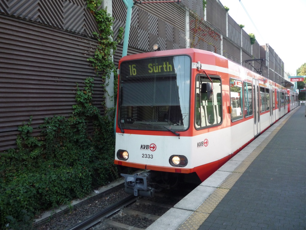 Stadtbahn in Köln-Niehl, Sebastianstr. (1)