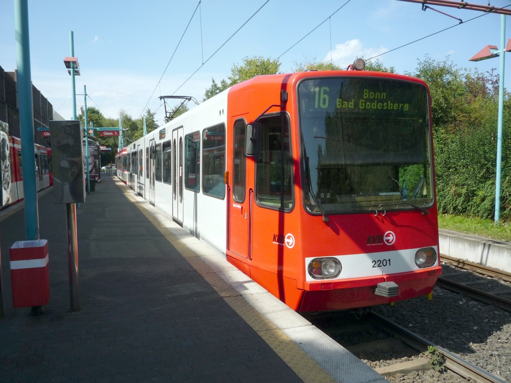 Stadtbahn in Köln-Niehl, Sebastianstr. (2)