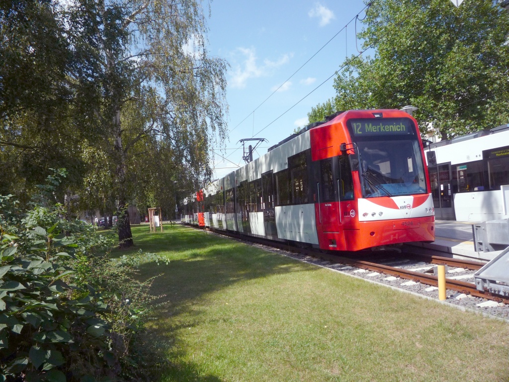 Die Linie 12 in der Stumpfwende Zollstock...