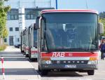 Messefahrzeuge am Pausenplatz