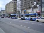 Doppelgelenkbus der HHA am Jungfernstieg